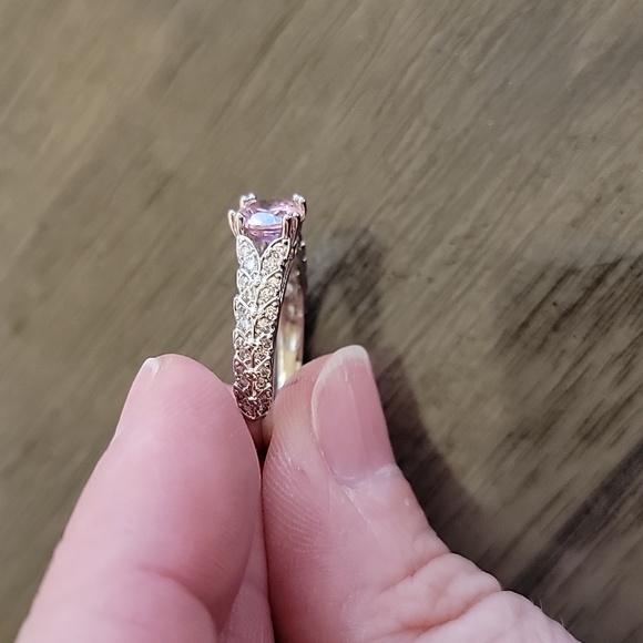 NWOT Faux Pink Diamond & Silver Ring - Picture 4 of 8